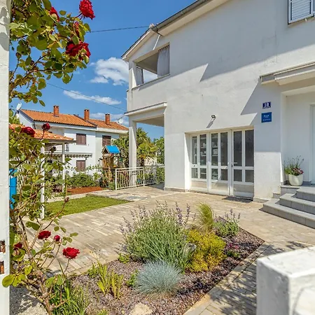 In Der Ersten Etage Fuer Zwei Personen Apartamento *