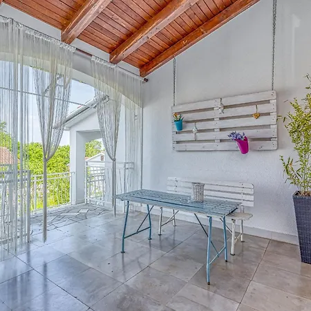 In Der Ersten Etage Fuer Zwei Personen * Poreč