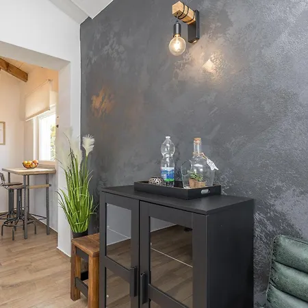 In Der Ersten Etage Fuer Zwei Personen Apartamento